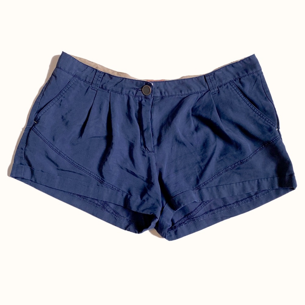Bershka women’s fluid roll hem navy blue shorts. Size 10
